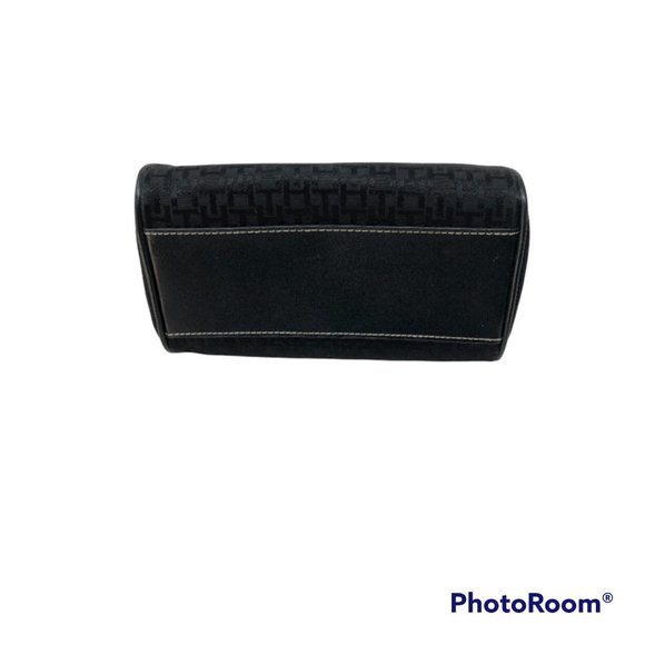 Tommy Hilfiger small Black hand bag with zip - Picture 3 of 4